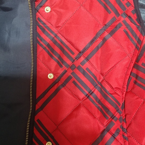 Crown & Ivy Red and Black Lightly Quilted Plaid Vest XS - Picture 8 of 8